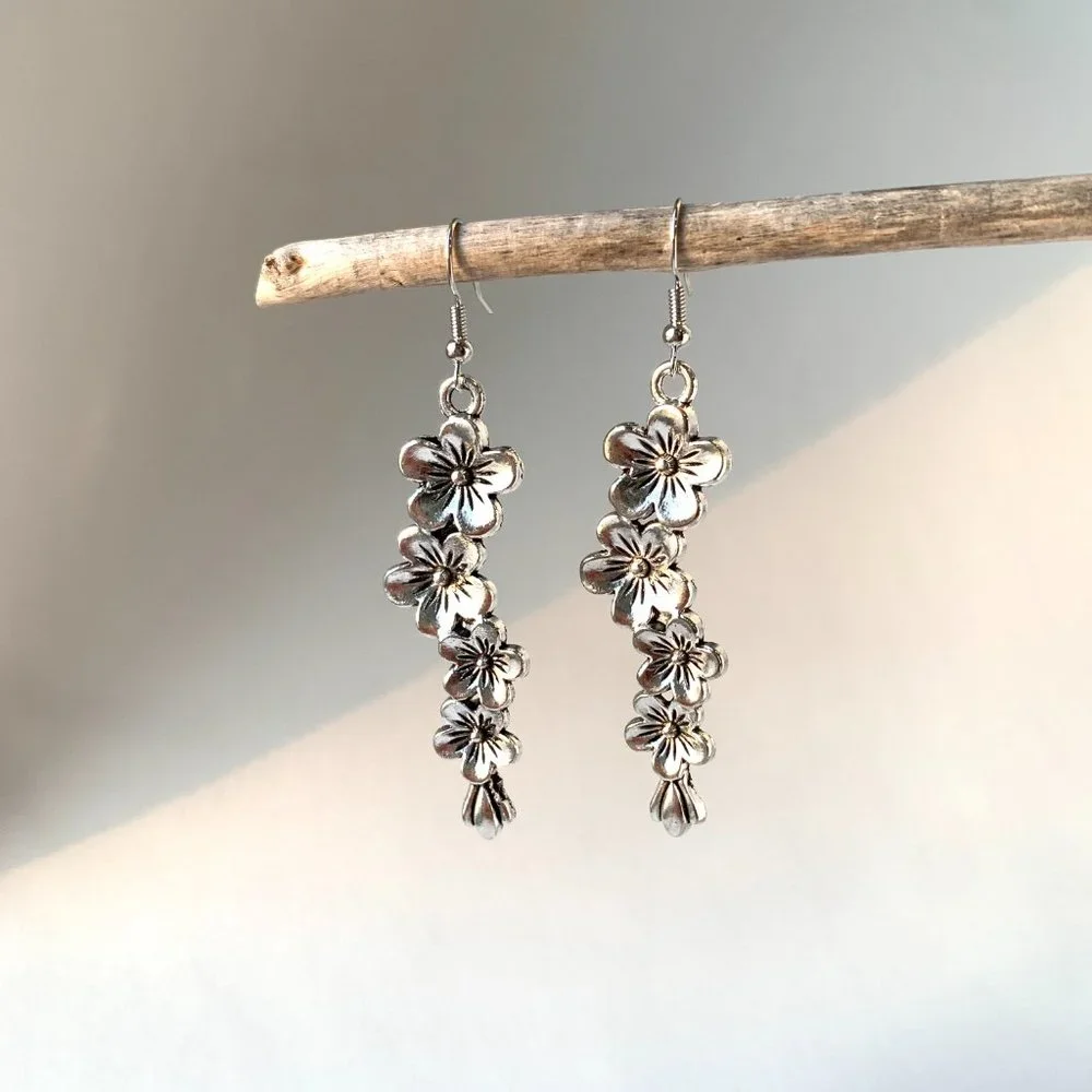 Silver Flowers long row Earrings_4